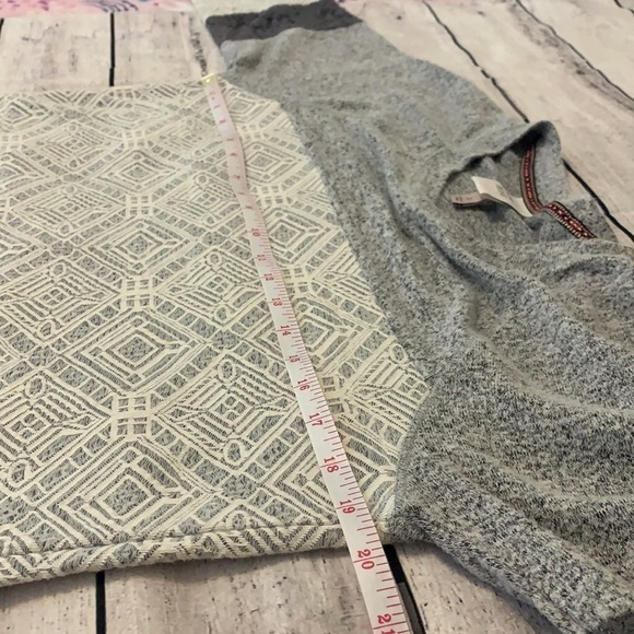 Knox Rose Lace Raglan Pullover - Picture 12 of 14